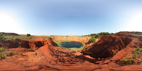 Otranto panoramica a 360° della ex Cava di Bauxite e del suo laghetto verde