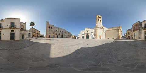 Specchia, foto panoramica VR a 360° in Piazza del Popolo