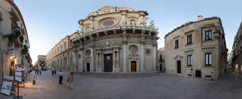Basilica di Santa Croce a Lecce, trionfo del barocco leccese