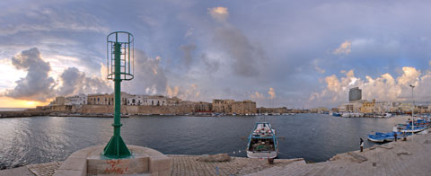 foto panoramica a 360° del porto vecchio di Gallipoli